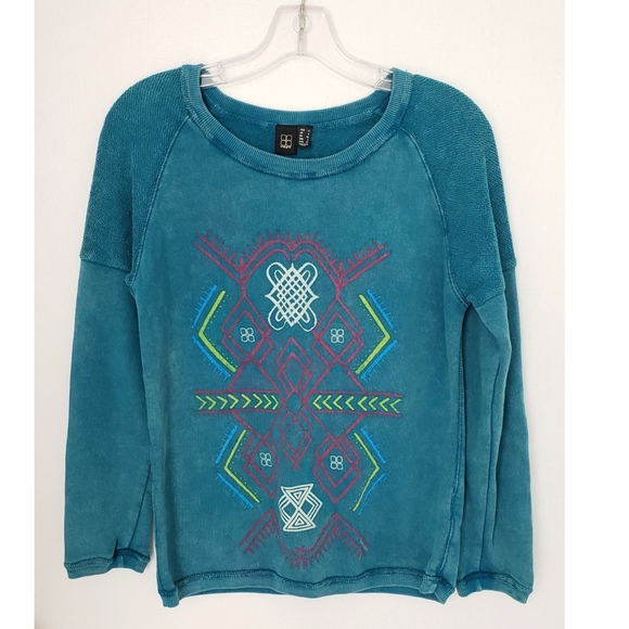 INSIGHT turq tribal decal washed-out sweatshirt 2 - Picture 1 of 5